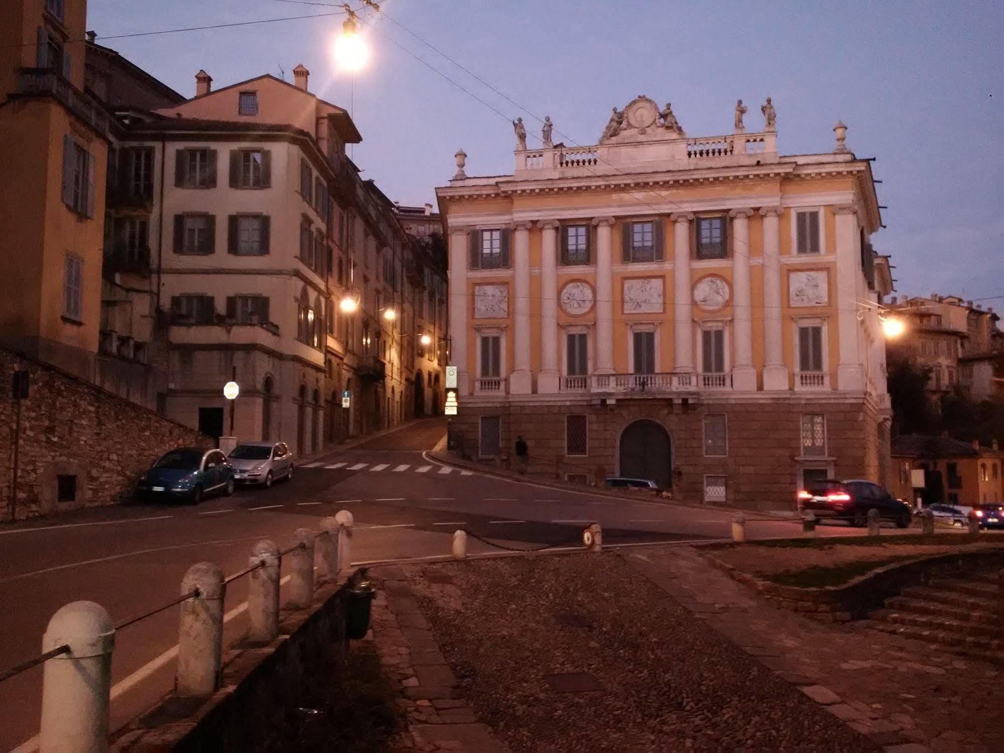 Antica Dimora Acomodação com café da manhã Bérgamo Exterior foto